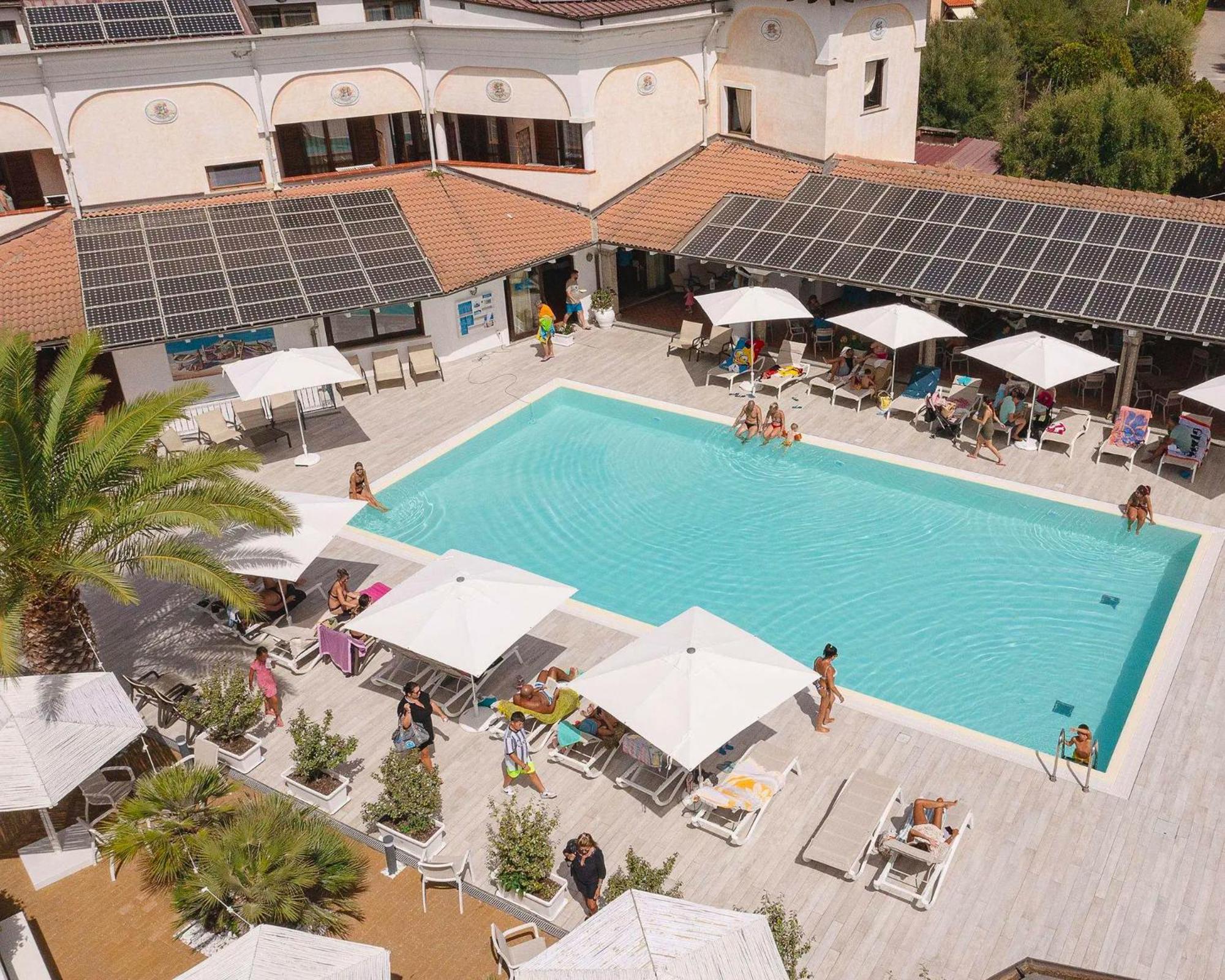 Hotel Zeta Club San Teodoro Le Rose Exterior foto